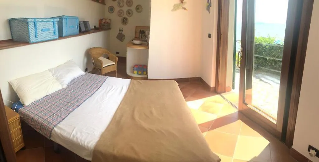 Un Nido Sul Mare Apartment Rio Marina 0*,